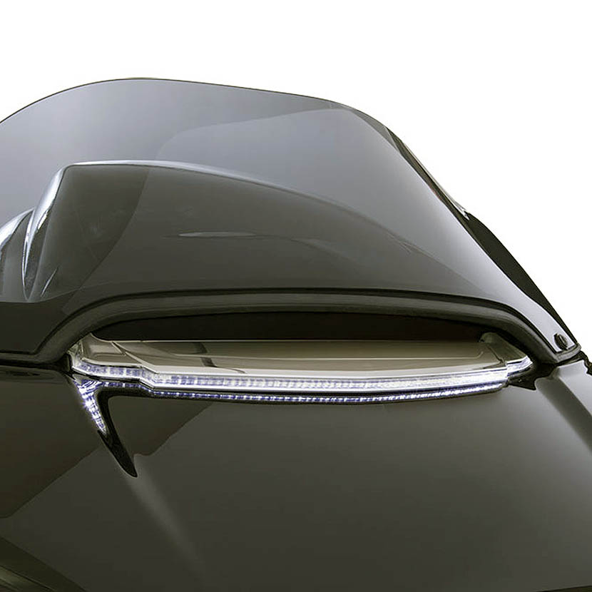 【CIRO】 LEDフェアリングベント クローム 2015~2024 FLTRX、FLTRXS、FLTRU、FLTRUSE、FLTRK C40020|ワールドモーターライフ