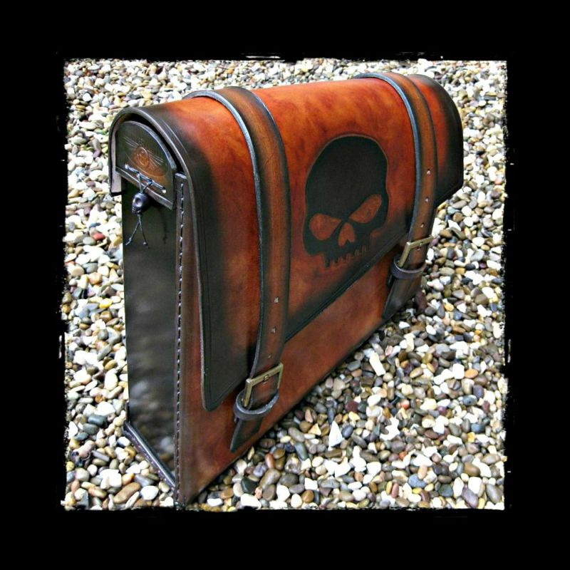 【dhカスタム】サドルバッグ スカル ブラウン モデルB DHC-SBAG-SKL-LTHR-B|ワールドモーターライフ