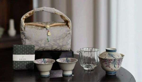 ウ 烏龍茶 台湾茶 中国茶 プレゼント ギフト 女性大人気 磁器かわいい おしゃれ6点セット 収納バッグ付き コンパクト｜Shibuya Sky