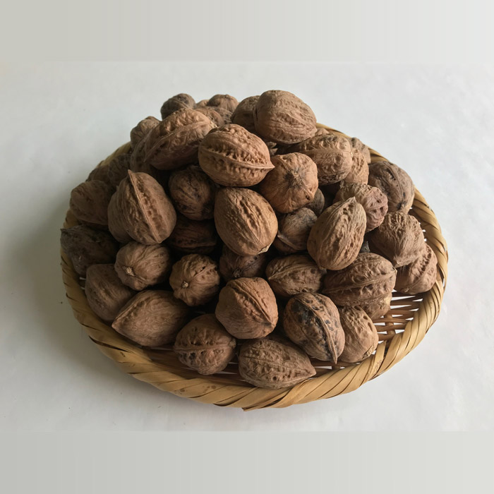 楽天市場 くるみ 1kg 国産 殻付き 令和3年産 山形県小国町産 鬼くるみ 送料無料 一部地域を除く ハートランドファームいちご一笑