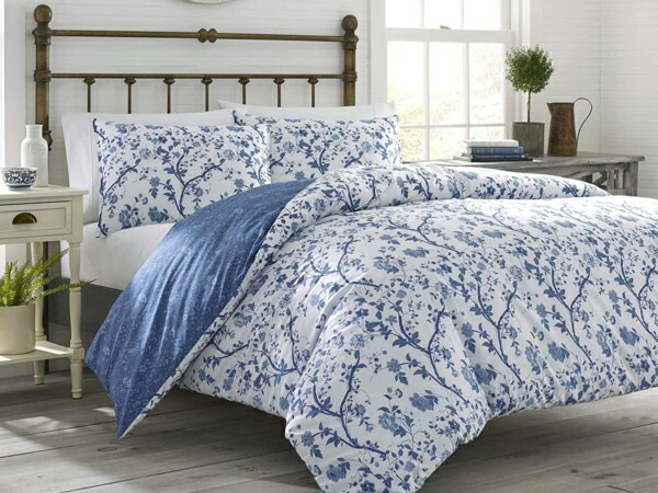 【スタンダード】　Laura Ashley ローラ アシュレイ　Elise Blue 布団カバー・セット （ブルー）　218&times;172cm　掛布団カバー1枚＆枕カバー1枚　寝具｜輸入セレクトショップハートランド 17,745円