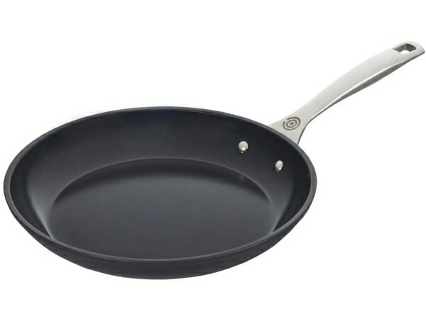 Le Creuset ル・クルーゼ　28cmセラミック・ノンスティック・フライパン　(ブラック） 11inch　Essential Nonstickシリーズ｜輸入セレクトショップハートランド 31,187円