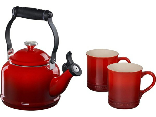 Le Creuset ル・クルーゼ　 笛吹デミケトル＆マグカップ2個セット　(チェリーレッド)　ステンレス・ノブ　ルクルーゼ｜輸入セレクトショップハートランド