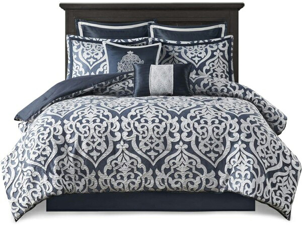 【クイーン】　Madison Park マディソンパーク　Odette 掛け布団8点セット （ネイビー）　228&times;228cm　掛け布団1枚＆枕カバー4枚＆装飾クッション2＆ベッドスカート1｜輸入セレクトショップハートランド