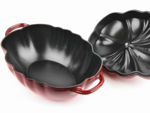 Staub ストウブ ココットトマト （チェリーレッド） とってもかわいい