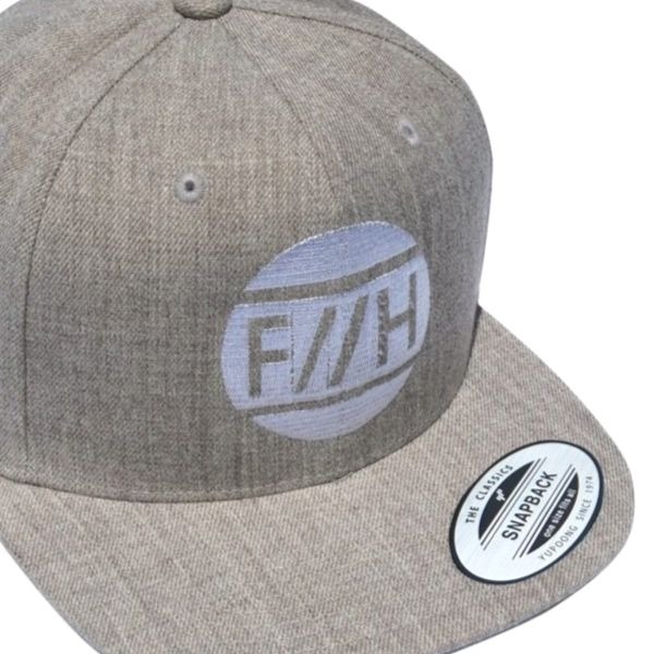 楽天市場 Light Gray Freely H F H Logo Cap F H ロゴキャップ ハチオウジ工務店 八王子工務店 Freely H 八王子リホーム 八王子リフォーム ヒロミ ライトグレー Heavens