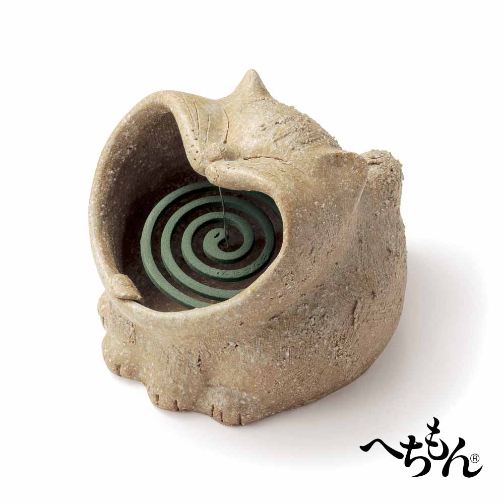 【送料無料】【信楽焼】へちもん　あくび猫　かやり(線香フック付)｜へちもんショップ