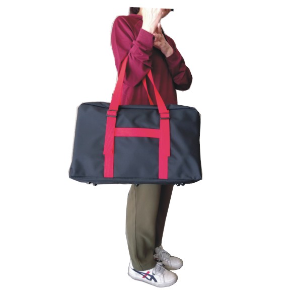スポーツバック　ブラック×レッド　裏防水加工　約21L　たて約26cm×よこ約46cm×マチ約18cm