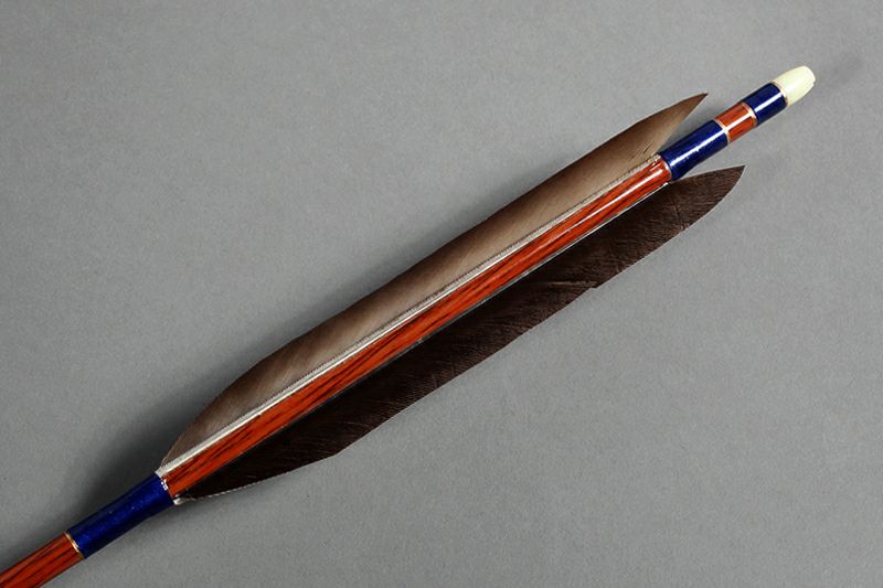 ハヤブサカーボン 送料無料 矢 弓具 弓道 近的矢 格闘技 武術 京都東山堂 6本組 7622 6本組 平安弓具 紺 黒手羽 店