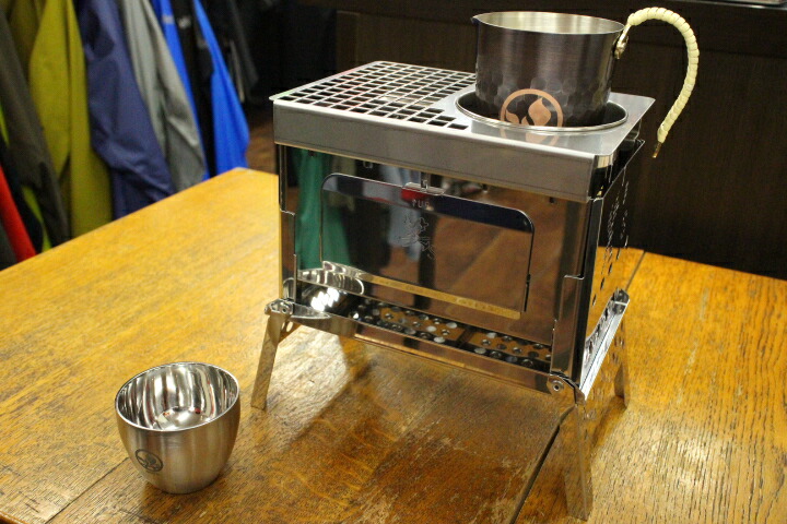 ドリンク保持者・タンプラーにもなる！保冷＆保温力威風堂々たるの「壜保持者」