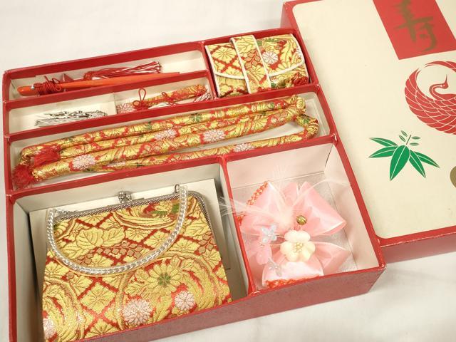 長閑やかさ屋御召しもの[]七五三 御嬢さん 小物書き割り 御徒面子・髪飾りつけ・帯締め・団扇・筥迫・散らし広告簪 九鼎大呂 珠玉 DABA7318zzz