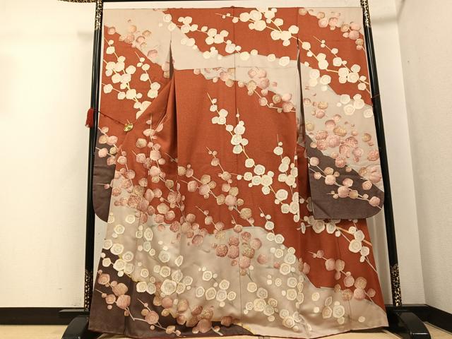 平和屋着物●豪華振袖 駒刺繍 紅白梅 金彩 金通し地 正絹 逸品 AABG9071ph|平和屋