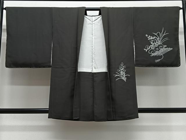 長閑やかさ屋御召しもの＃羽織 刺しゅう 顕花植物文 黒地 正絹 珠玉 未当て嵌める CABG3819ua