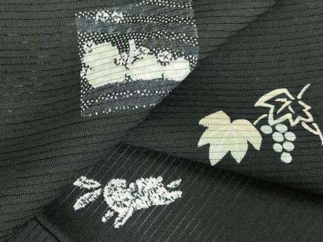 平和屋着物＊夏物 小紋 絽 葡萄蔦の葉文 跳び兎 黒地 反端付き 正絹 逸品 DABH0301op｜平和屋 28,860円