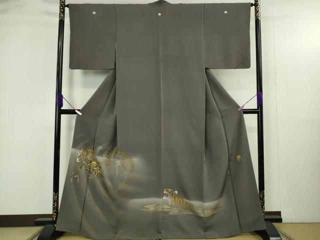 長閑やかさ屋御召しもの●飛び切り 色留袖 龍 虎 墨付き 消炭色地 暈し染め 金彩 珠玉 DZAB4908kh6