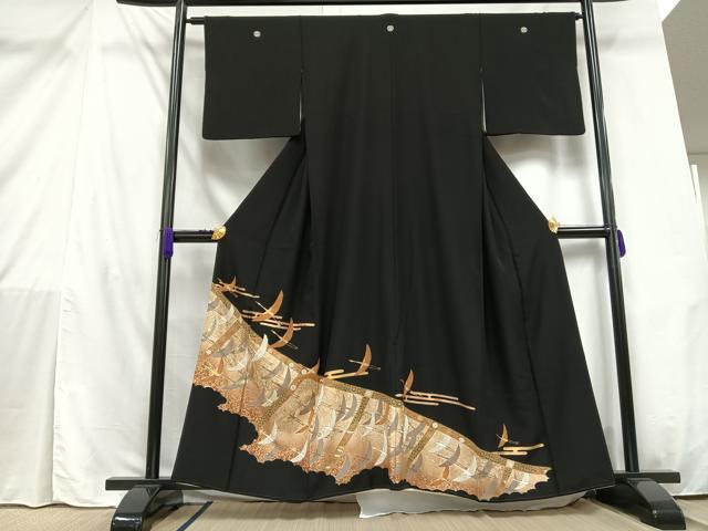 190★豪華正絹黒留袖9枚（花柄/鶴/刺繍/駒刺繍など）★美品着用着物リメイク★ 楽天市場】刺繍柄の正絹江戸妻 未仕立 江戸褄 正絹黒留袖 豪華な柄