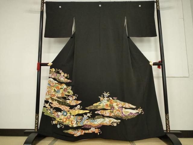 長閑やかさ屋御召しもの●打ち立てる460年・千總 黒留袖 駒刺しゅう 道長吉祥花文 金彩 正絹 珠玉 AABF3591ck