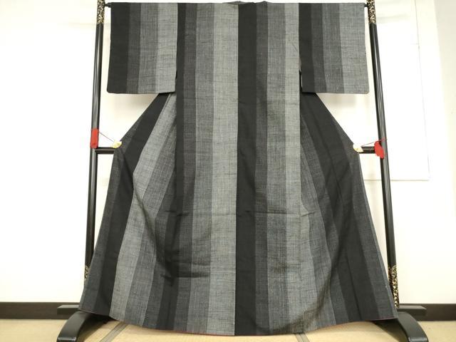 平和屋着物●結城紬　間道　黒地　正絹　逸品　AABF0928ck｜平和屋