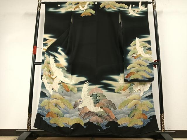 長閑やかさ屋中央局●アンティーク 大正人情本 振袖 駒刺しゅう 飛鳥松文 暈し染め 黒地 正絹 珠玉 AABI8928fy