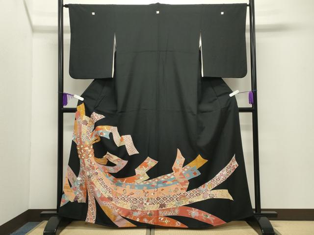 長閑やかさ屋お召しもの●築き上げる460年・千總 黒留袖 駒刺しゅう 風呂敷き包み熨斗飛鶴花文 金彩 正絹 珠玉 CABG4386gh