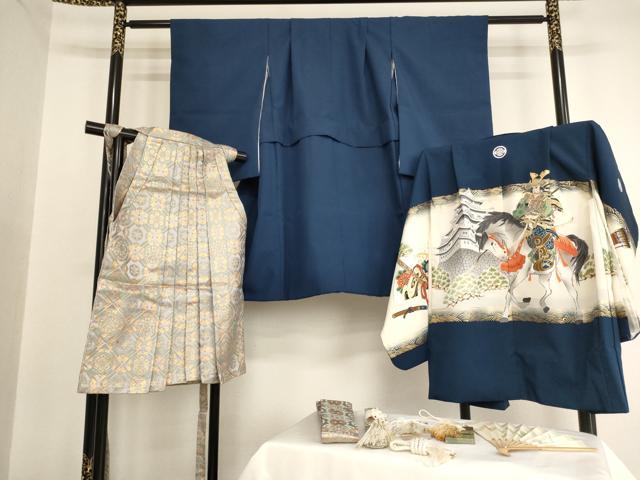 長閑やかさ屋御召しもの[]七五三 御坊っちゃん 5歳 祝着・羽織・行灯袴・小物仕掛ける 騎馬見晴らし文 金彩 AAAU5376ja
