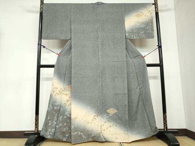 長閑やかさ屋御召しもの●中国三大刺しゅう スワトウ刺しゅう 汕頭刺繍 短い訪問着 菱被子植物文 たたき染め 黒地 金彩 正絹 珠玉 DABB0947ud