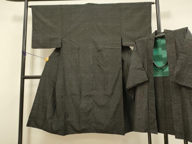 長閑やかさ屋御召しもの●印傳 成人男性 紬 合奏団 カタカナ 文字記号文 黒地 正絹 珠玉 DABB9725du
