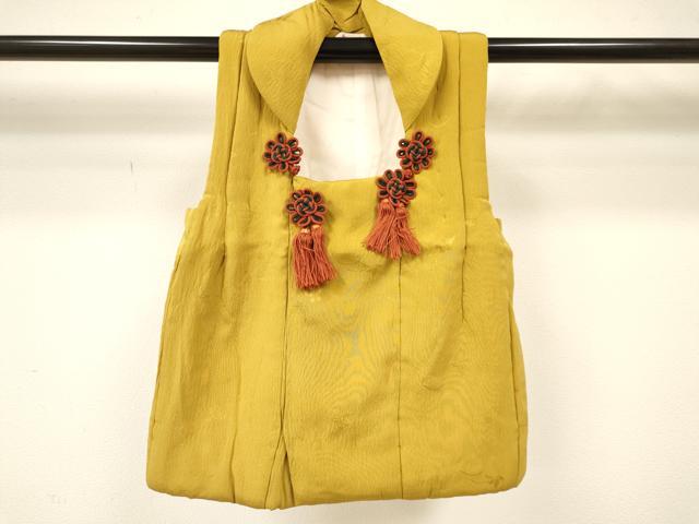 平和屋着物[]女の子　子供　被布　舞蝶芝地紋　黄朽葉色　逸品　DAAY3166ma｜平和屋