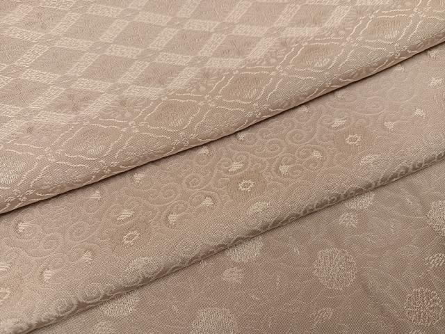 長閑やかさ屋御召しもの●飛び切りな色無地 花唐草地紋 黄褐色 正絹 珠玉 AABI2965ph