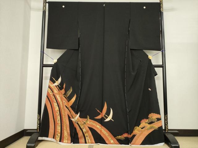 平和屋着物●豪華黒留袖 作家物 駒刺繍 飛鶴吉祥松文 丹後ちりめん 金彩 仮絵羽 正絹 逸品 未使用 AABI8844ck|平和屋