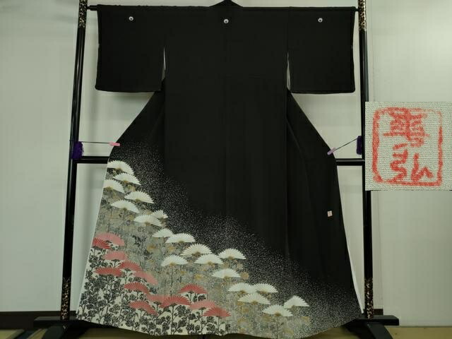 長閑やかさ屋中央局●御前上等 万物の霊長国宝 森口華弘 蒔糊友禅 蒔糊散らし 黒留袖 刺しゅう 横菊 金糸 三越取りまわし 珠玉 DZAB2442kh6