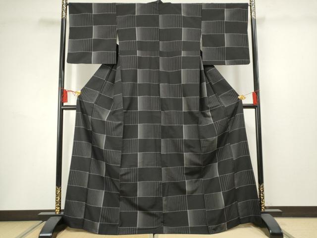 平和屋着物●上質な紬　格子　黒地　正絹　逸品　AABF5152cs｜平和屋