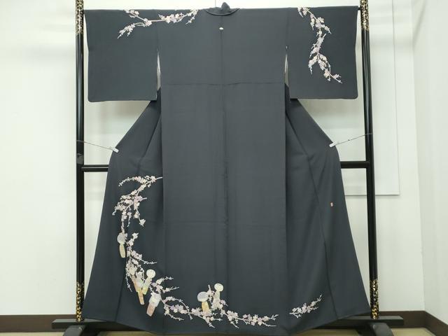 長閑やかさ屋御召しもの●飛び切り 本加賀友禅絵描き 志田弘子 短い訪問着 こけし 枝花文 墨色地 珠玉 CZAA5025s5