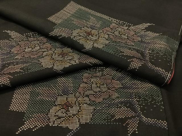平和屋着物●本場大島紬　9マルキ　地空き　色紙重ね花文　正絹　逸品　未使用　CABC9987vp｜平和屋 23,400円