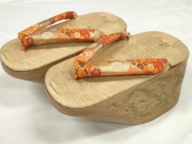 長閑やかさ屋中央局[]お嬢さん ちびっ子 ぽっくりサボ おこぼ こっぽりサボ 木材台 金蒔絵 畳表 千羽鶴 珠玉 DABD7267zzz
