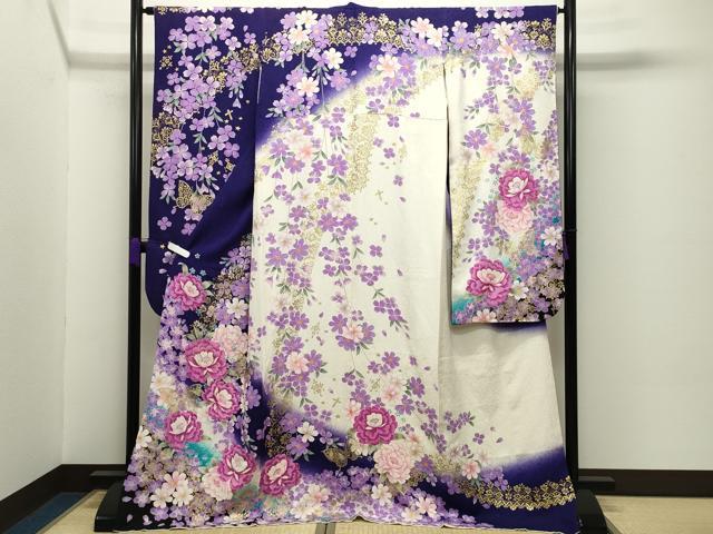 長閑やかさ屋御召しもの●晴れ晴れしい振袖 駒刺しゅう 舞蝶花文 暈し染め 金彩 銀通し地 正絹 珠玉 CABC8373gh