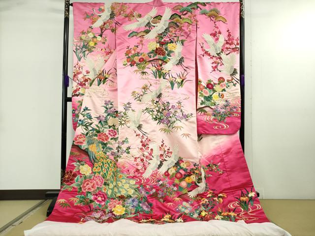 長閑やかさ屋中央局●より良い 中国三大刺しゅう 相良刺しゅう 色打掛 和装 御芽出度 御芽出度 お嫁さん 霊殿挙式 駒刺しゅう クジャク飛鶴花文 暈し染め 金糸 珠玉 DZAB5217kh6