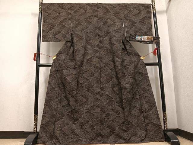 平和屋着物●本場大島紬　古代染色　純泥染　9マルキ　流水菱文　証紙付き　正絹　逸品　未使用　AABI8575ph｜平和屋