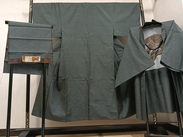 長閑やかさ屋御召しもの●成人男性 発祥地大島紬 合奏団 100亀甲 総端っこ 奥康徳作 正絹 珠玉 AABH5265ph