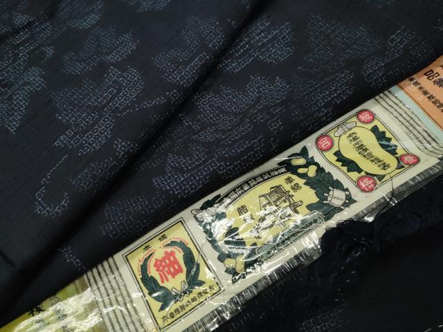 平和屋着物●本場真綿結城紬　80亀甲　唐草文　やまと誂製　証紙付き　正絹　逸品　未使用　CABD9196gh｜平和屋