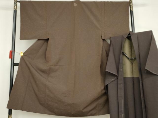 長閑やかさ屋御召しもの●成人男性 御召しもの 合奏団 御召しもの：煤竹色 羽織：濃薄墨色地 正絹 珠玉 AABG9996cs