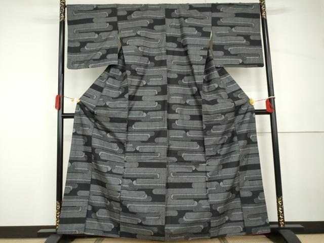 平和屋着物●本場大島紬　一元絣　吉祥エ霞文　黒地　正絹　逸品　AABH7121cs｜平和屋 20,306円
