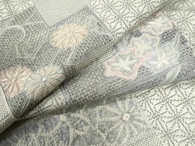 長閑やかさ屋御召しもの●中国三大刺しゅう スワトウ刺しゅう 発祥地大島紬 白大島 9マルキ 絞り 色紙重ね吉祥花文 正絹 珠玉 CABG0143yc