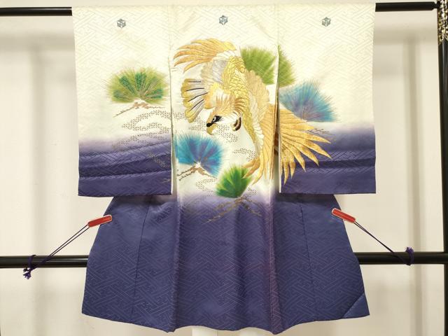 長閑やかさ屋御召しもの[]お宮参り お坊っちゃん 祝着 産着 初着 のしめ 刺しゅう 鷹 鷲 松文 暈し染め 金彩 珠玉 DABE7105ma