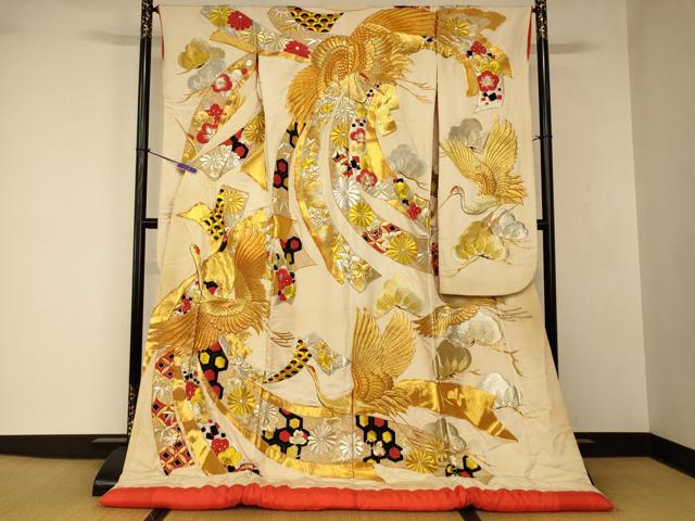 平和屋本店●色打掛　和装　婚礼　結婚式　花嫁　神社挙式　駒刺繍　飛鶴束ね熨斗松梅文　金銀糸　逸品　AABJ2752fw｜平和屋