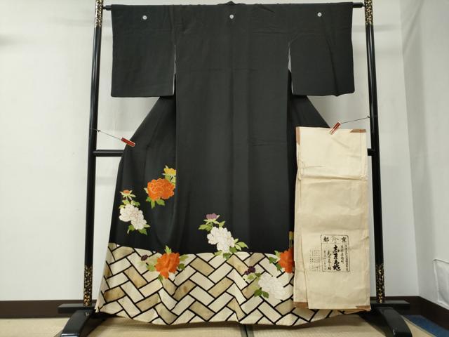 平和屋着物●銀座 志ま亀 黒留袖 駒刺繍 檜垣牡丹 金彩 たとう紙付き 正絹 逸品 CABG0241yc|平和屋