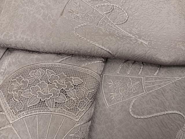 平和屋着物●無地絵羽訪問着　総刺繍　中国三大刺繍　スワトウ刺繍　汕頭刺繍　扇面花地紋　鳩羽鼠色　正絹　逸品　AABK5358ph｜平和屋 35,490円