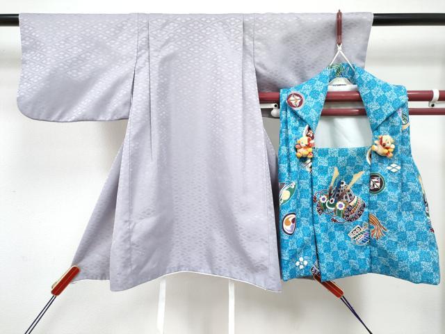 平和屋着物[]男の子　子供　ベビー着物　被布セット　薄梅鼠色　兜　金彩　DABG3222ma｜平和屋