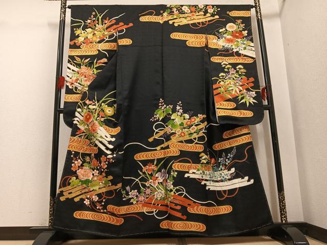 長閑やかさ屋御召しもの●晴れ晴れしい振袖 駒刺しゅう 被子植物文 黒地 金彩 正絹 珠玉 未当て嵌める AABG7128ph