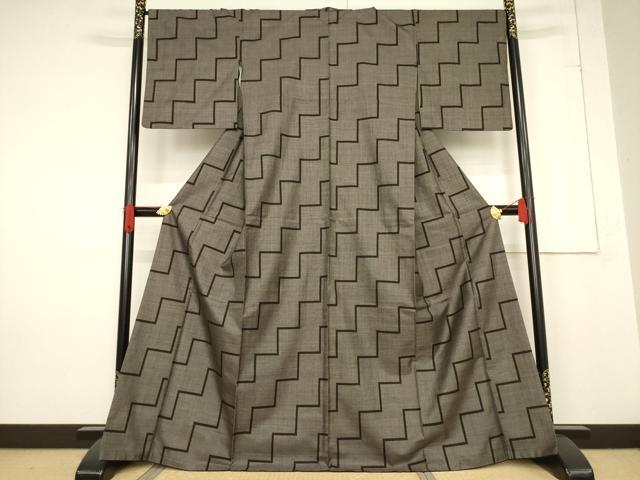 平和屋着物●本場大島紬　カタス7マルキ　バンジョー柄　正絹　逸品　AABF1331ck｜平和屋